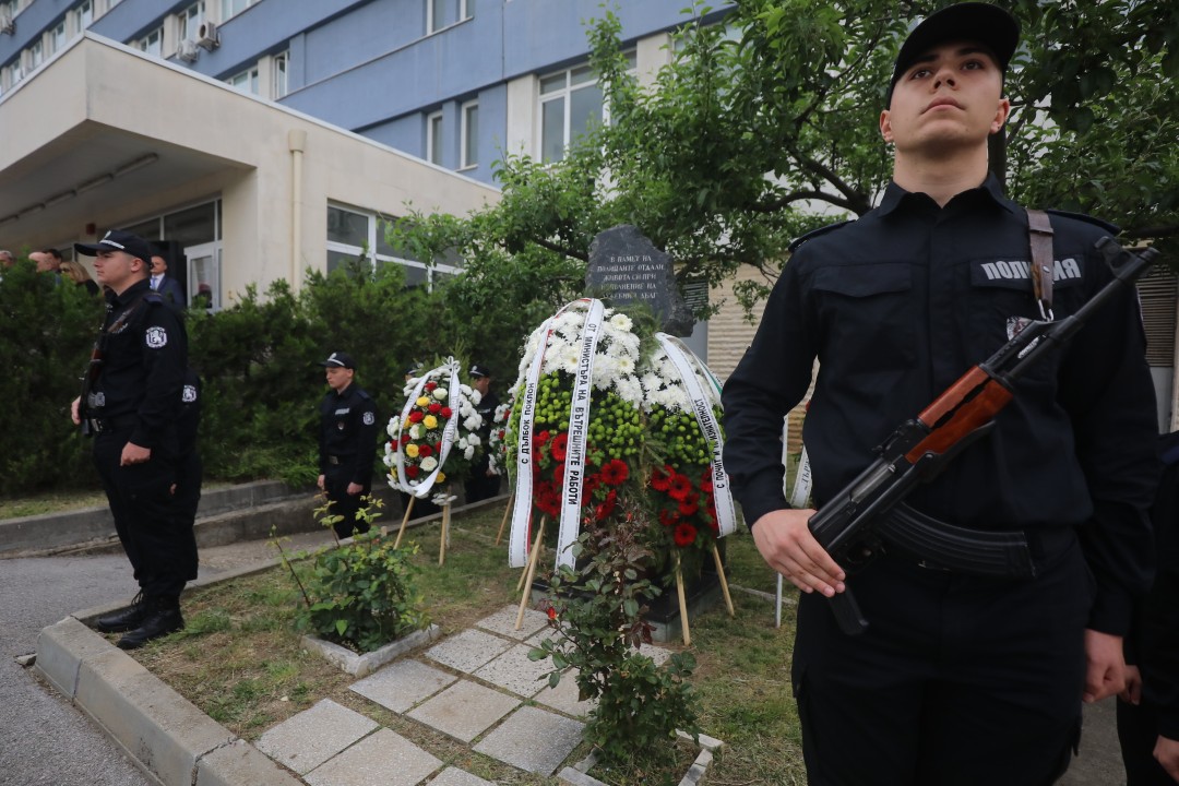 <p>100 години закрила, дълг и чест &ndash; днес отбелязваме вековния път на българската полиция.</p>