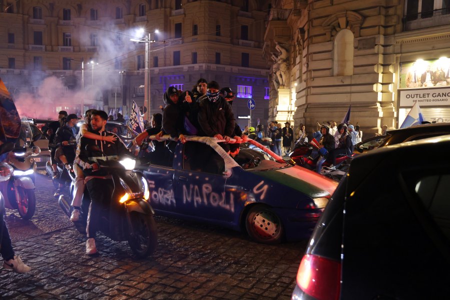 Празненствата в Неапол след титлата на Наполи1