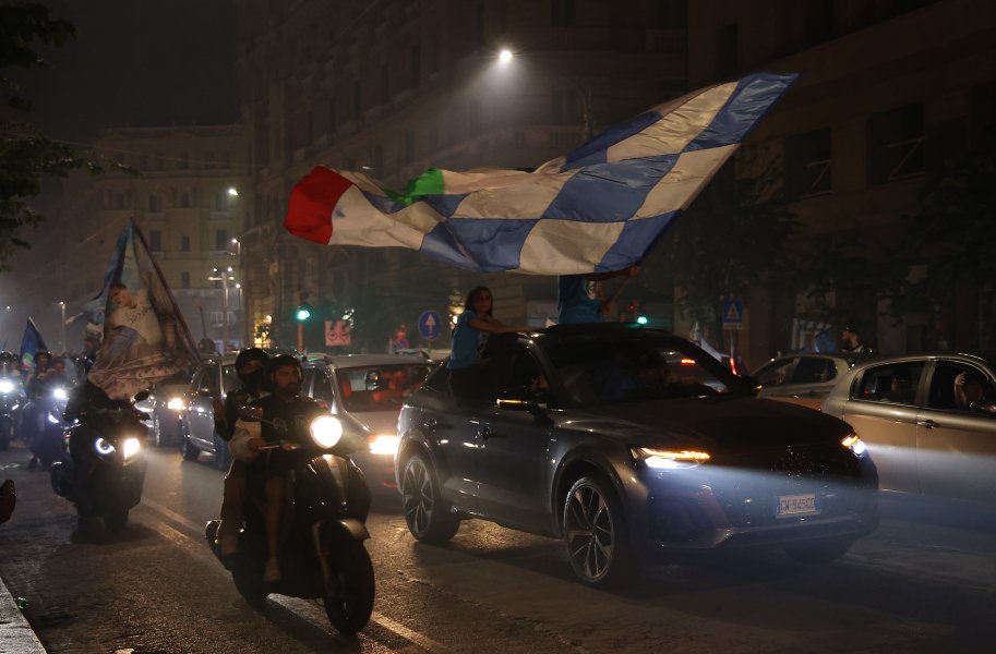 Празненствата в Неапол след титлата на Наполи1
