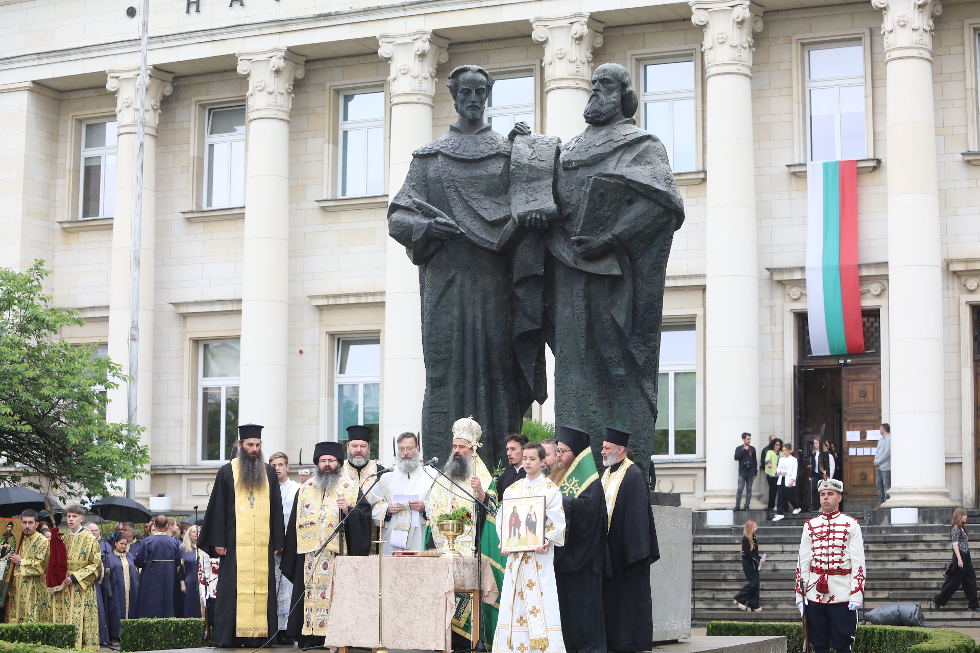 <p>Празничното шествие за 24 май в София</p>