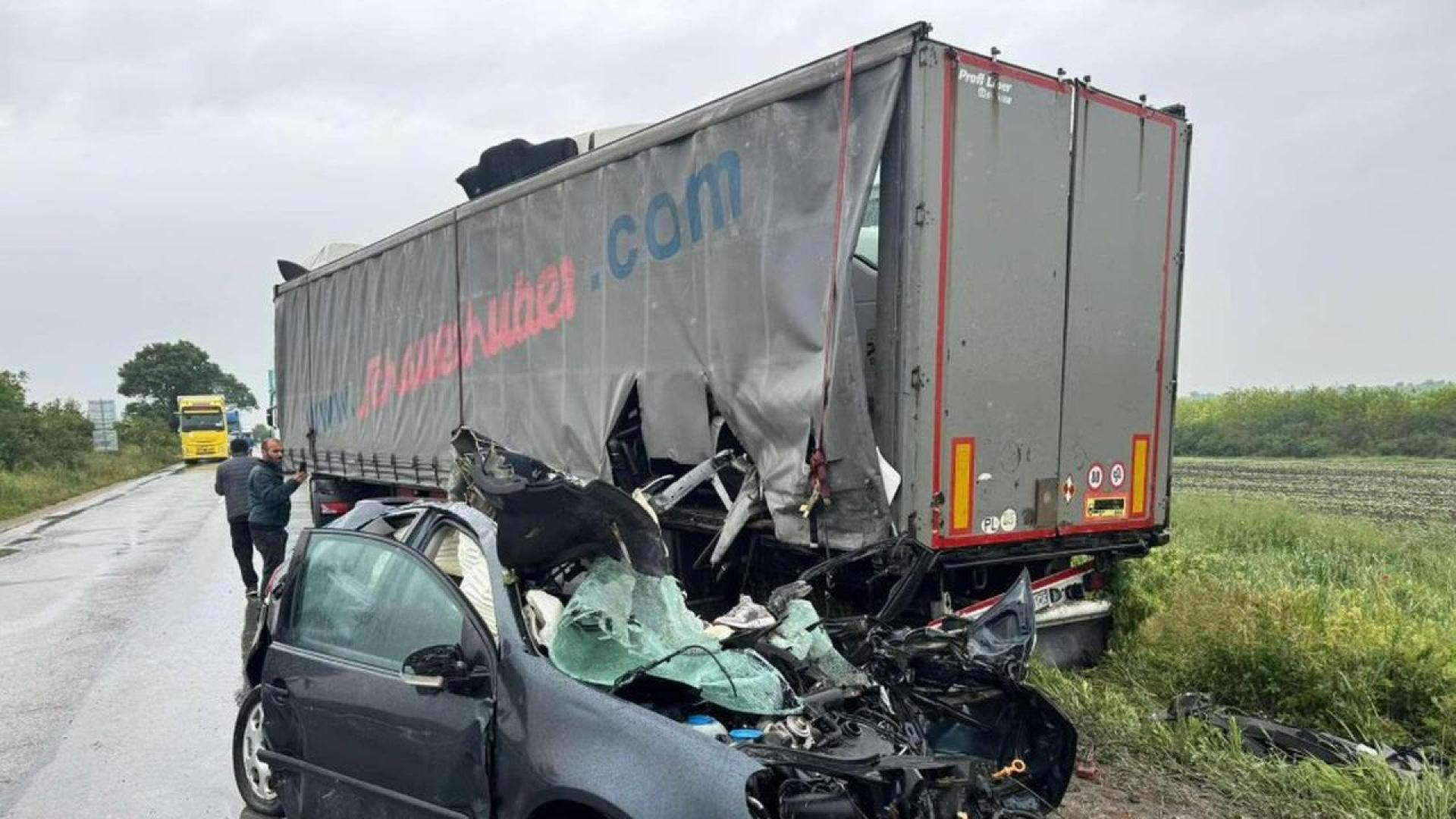 Трима са пострадали при катастрофа между Бяла Слатина и Кнежа