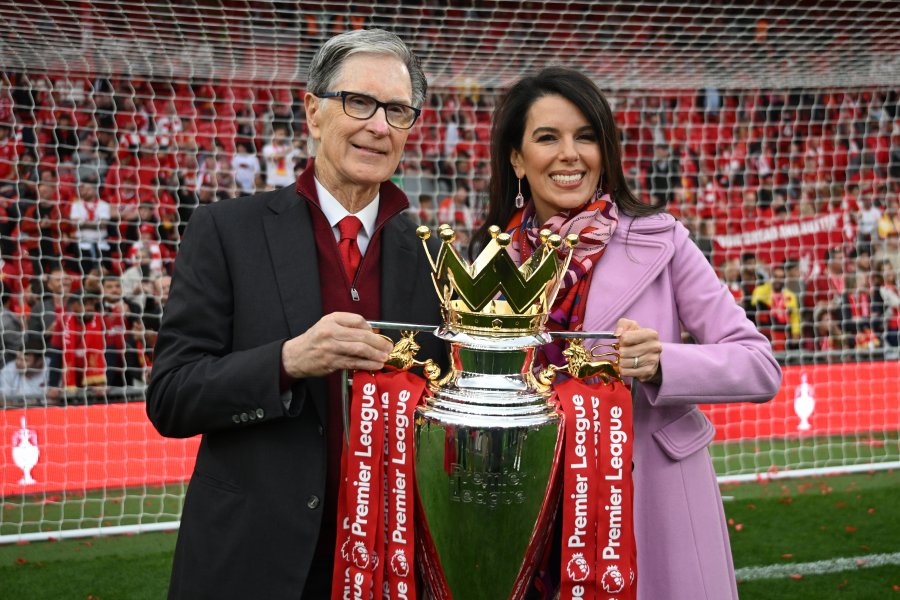 Джон Хенри Линда Пицути1