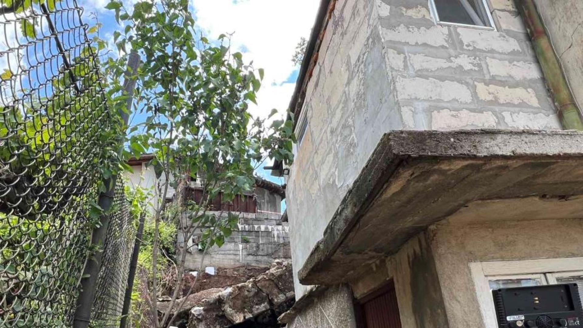 Частично бедствено положение е обявено в Перник след като подпорна