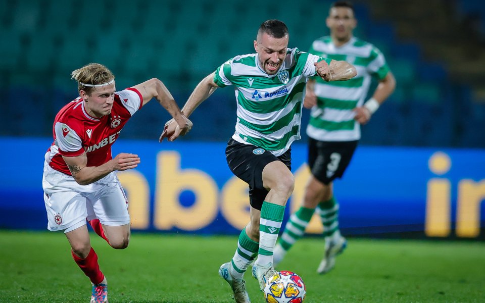 Национал се завърна в игра при победа на Краковия