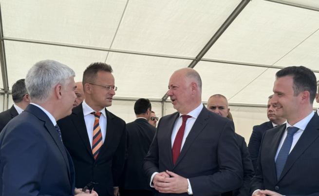 Премиерът и енергийният министър инспектираха Вертикалния газов коридор