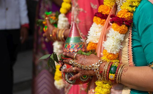 Индийска сватба затвори Уолстрийт - ето кои са булката и младоженецът (ВИДЕО)