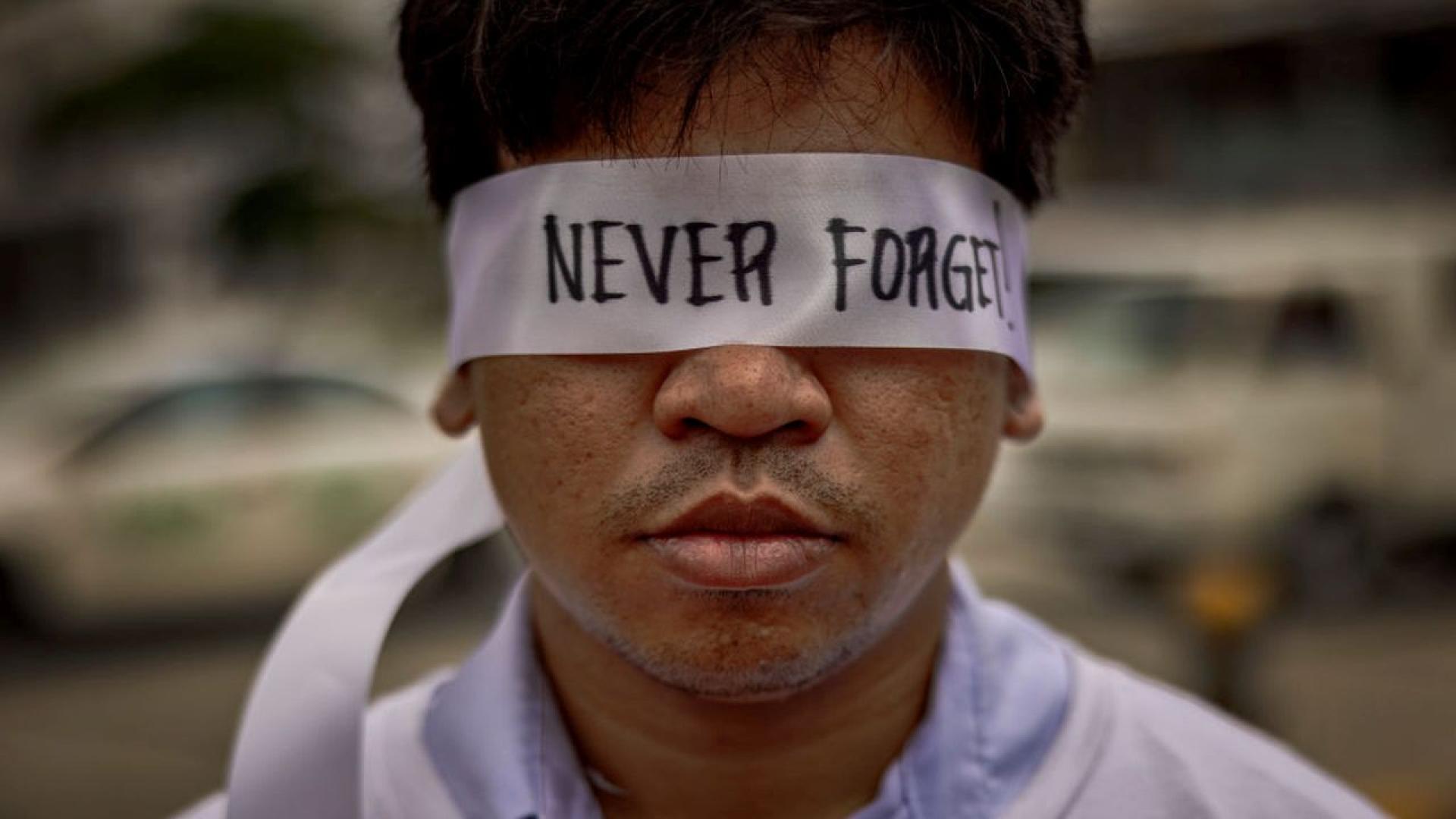 На 4 юни 1989 г  стотици а вероятно и хиляди невъоръжени