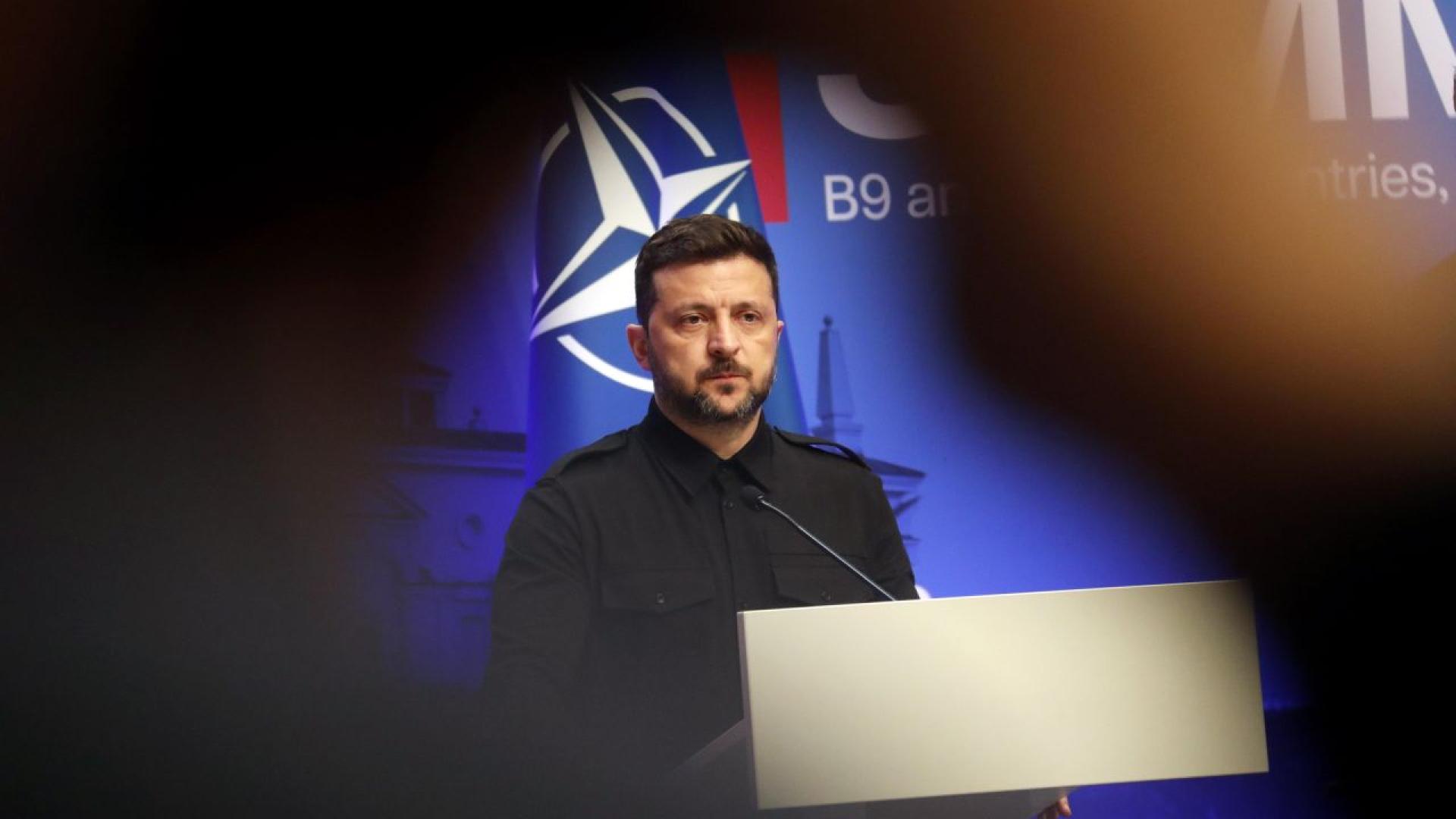 Украинският президент Володимир Зеленски в сряда предложи да се въведе