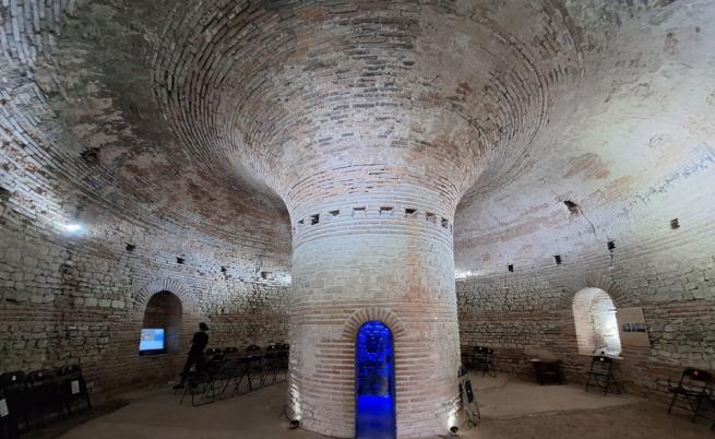 Тайните на Античната куполна гробница край Поморие, в която времето е спряло