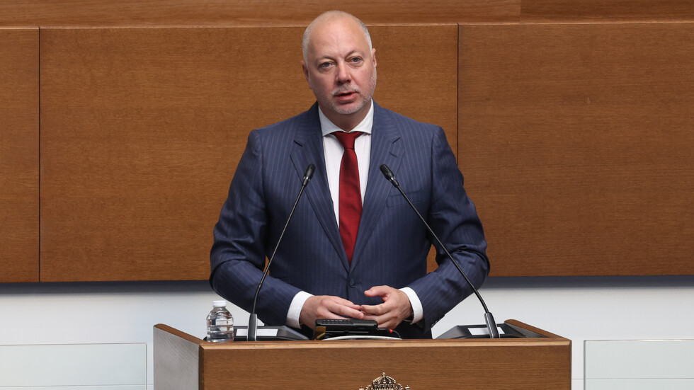 Желязков: Европейското законодателство ни задължава да либерализираме жп превоза на пътници