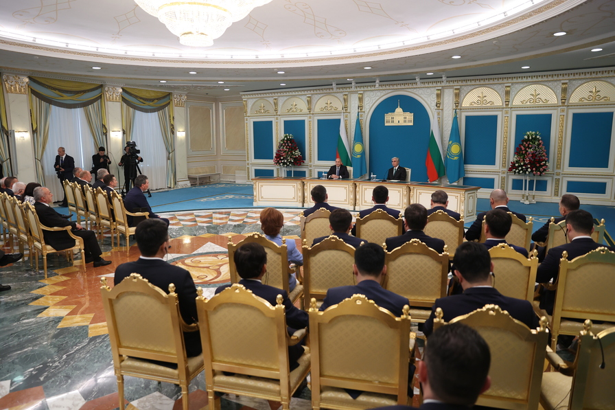 <p>Президентът Румен Радев на официална визита в Казахстан</p>