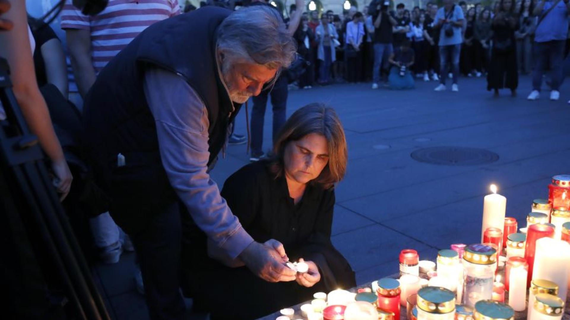 Австрийският канцлер Кристиан Стокър обяви тридневен национален траур след стрелбата