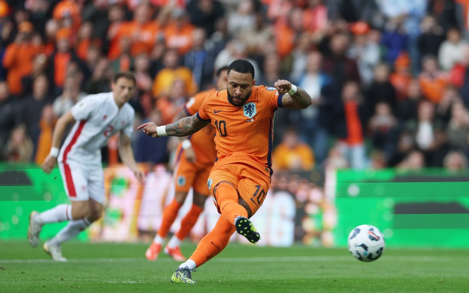 Депай под въпрос за мачовете на Нидерландия