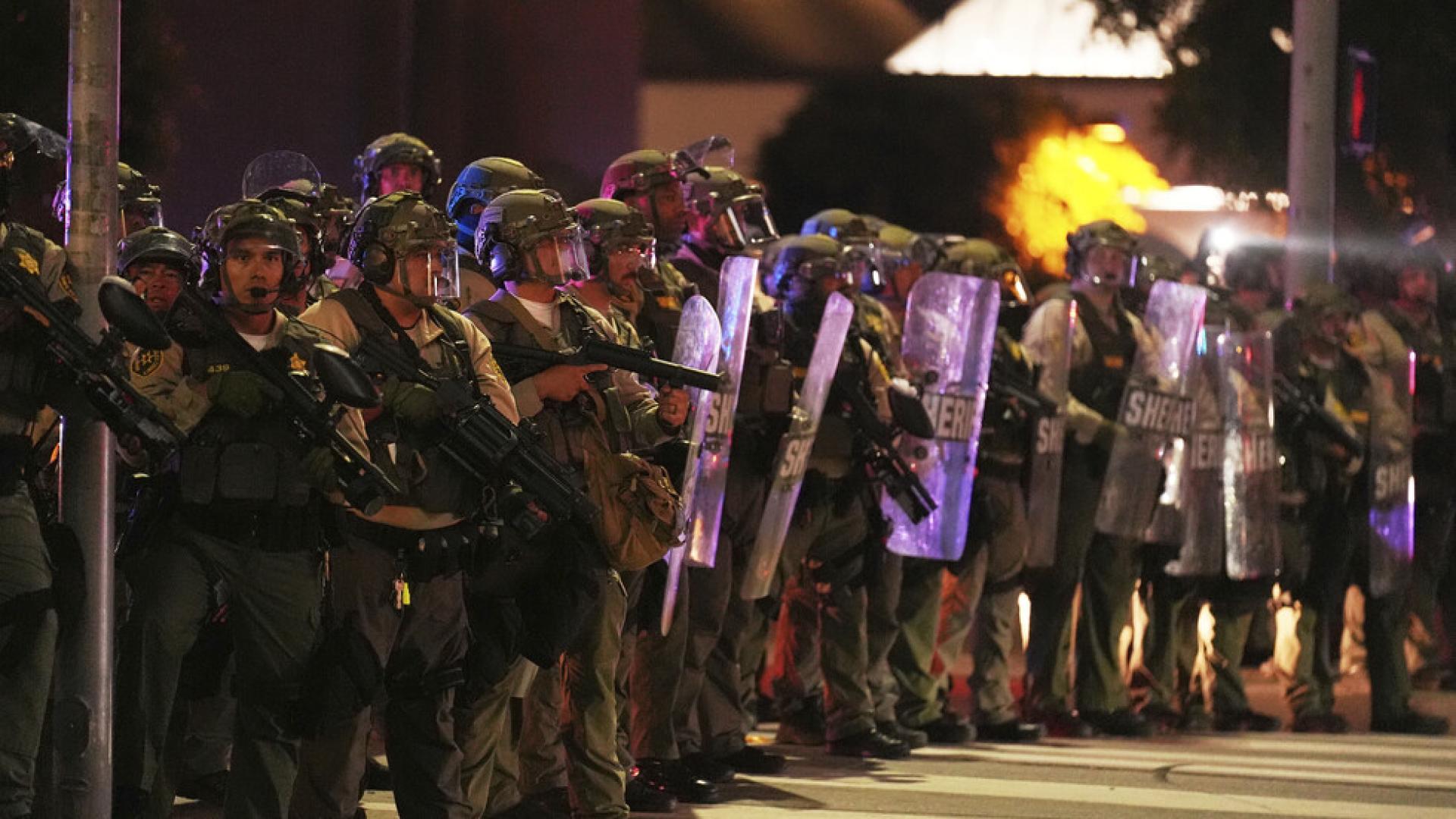 Американски съдия временно забрани на президента Доналд Тръмп да разполага