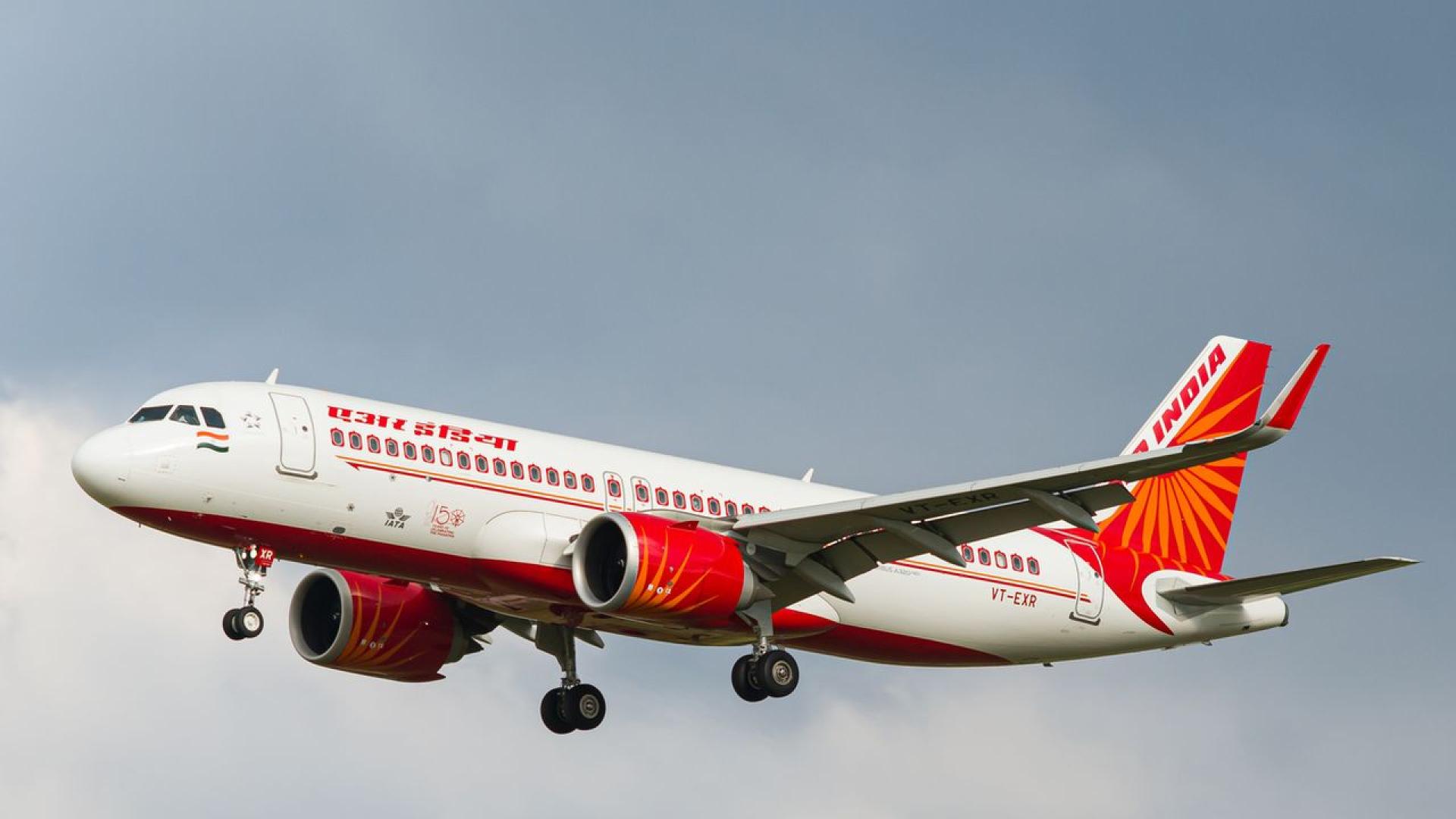 Самолет на авиокомпания Air India извърши аварийно кацане на остров