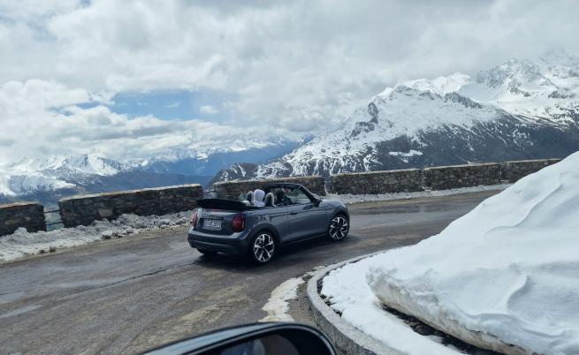 Най-високата точка на Timmelsjoch High Alpine Road е 2504 м