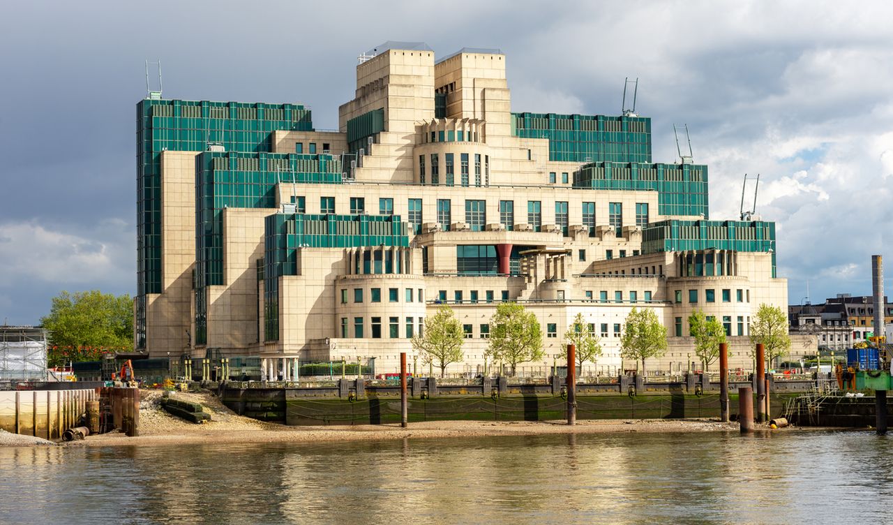 MI6, сграда на британската Служба за външно разузнаване