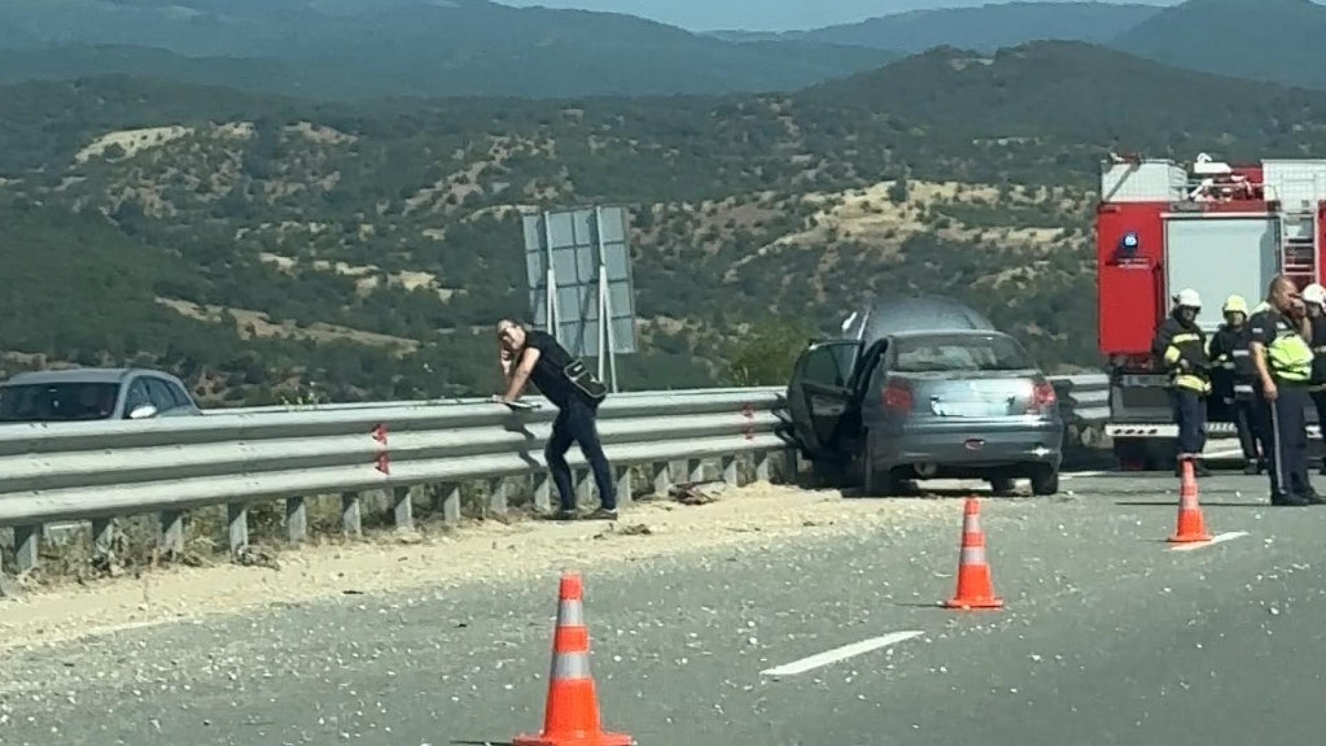 Мъж на 62 години е починал след удар в мантинела