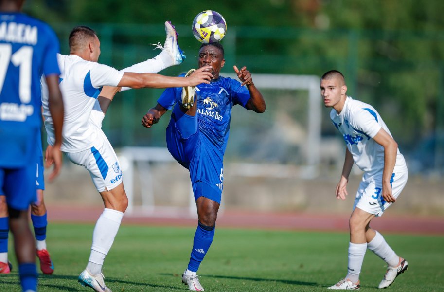 Левски Спартак Плевен1