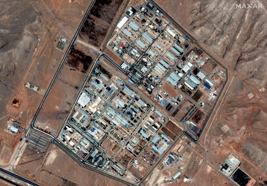 Арабските държави изразиха сериозна тревога след ударите на САЩ в Иран, призовават за преговори