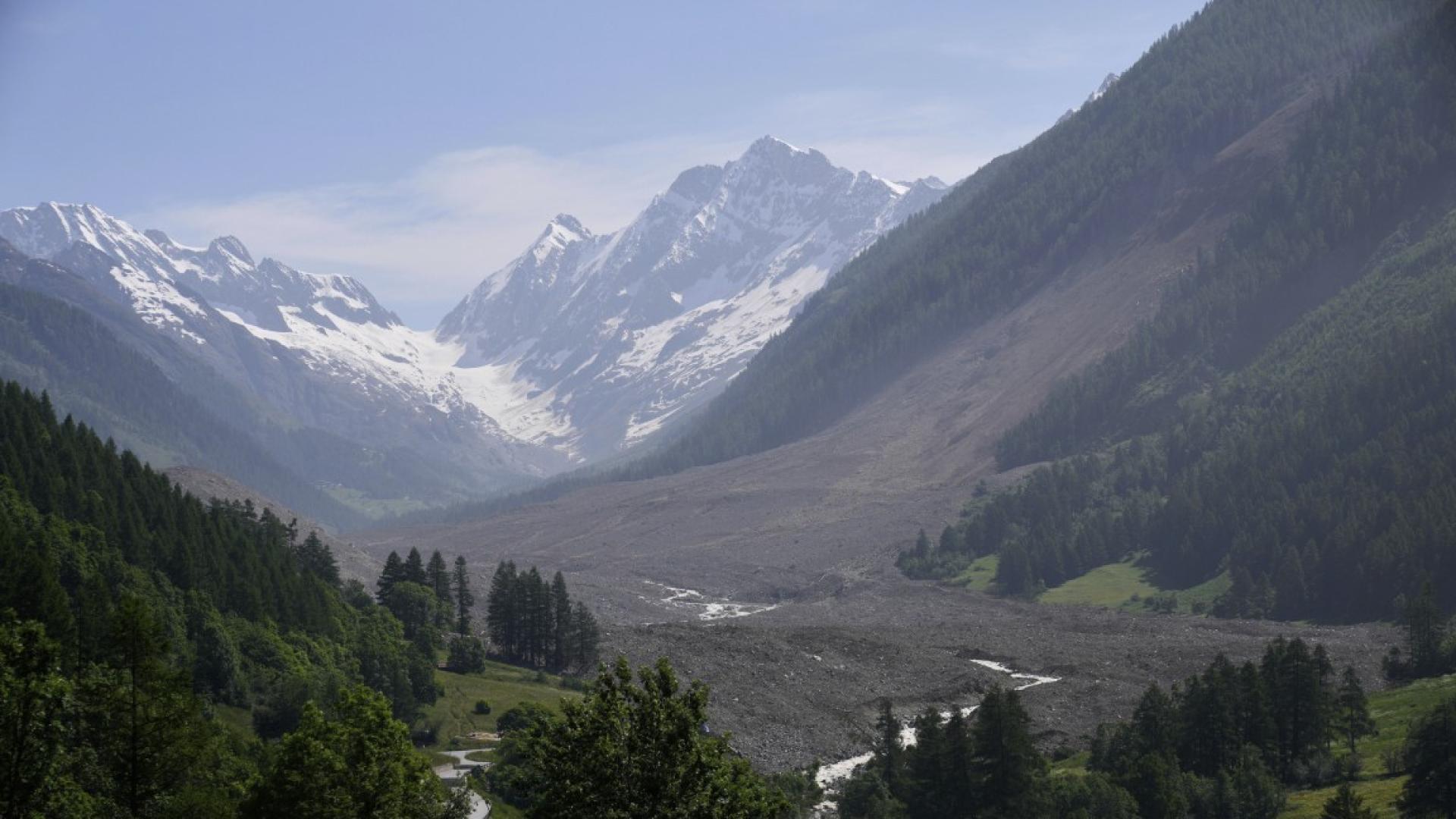 Швейцарската полиция заяви днес че екипи за издирване са открили