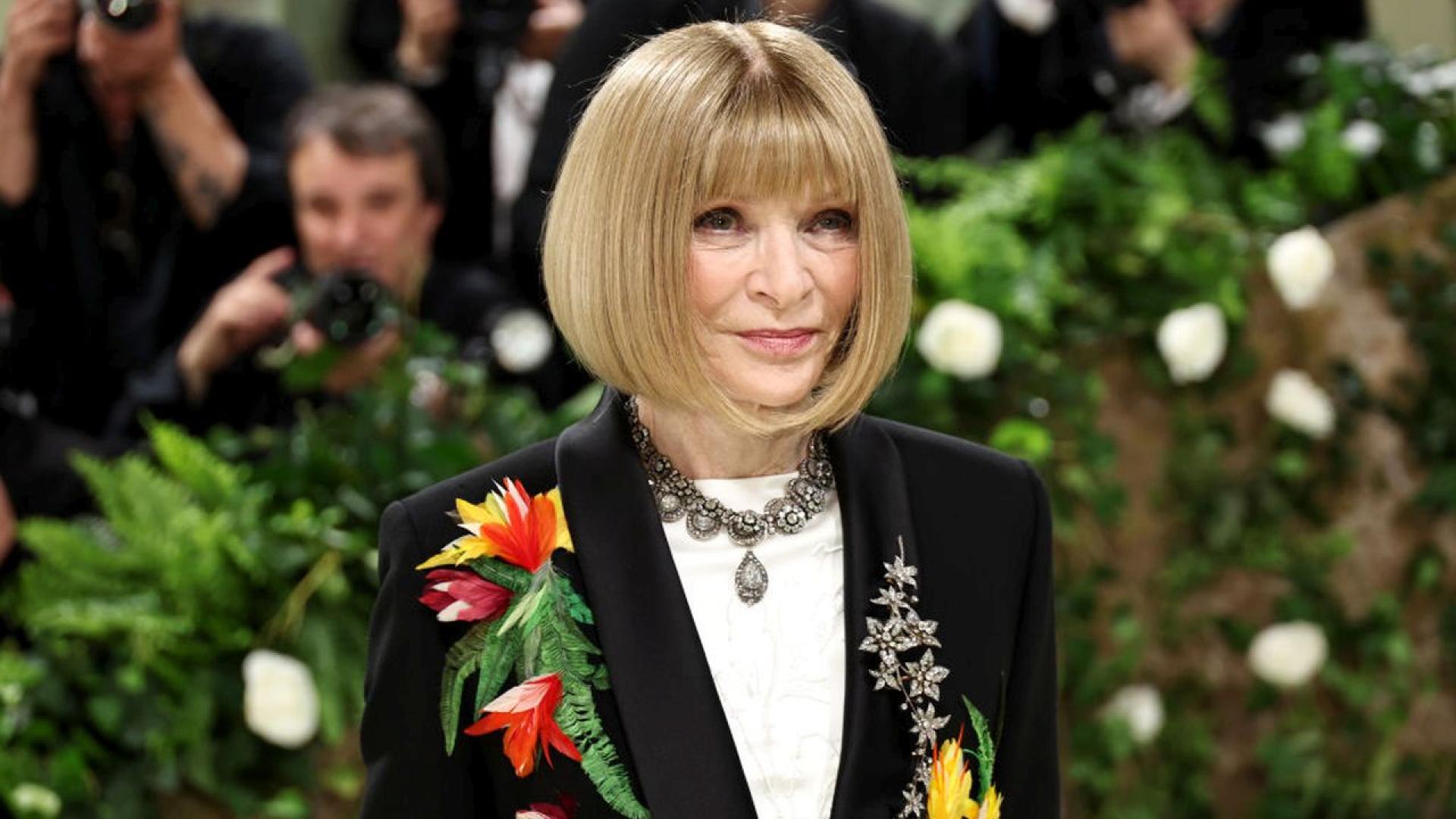 Първата корица на Ана Уинтор главният редактор на Vogue за