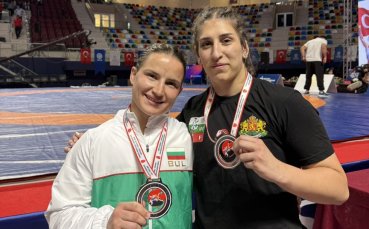Биляна Дудова и Ванеса Георгиева с отличия от „Яшар Догу“