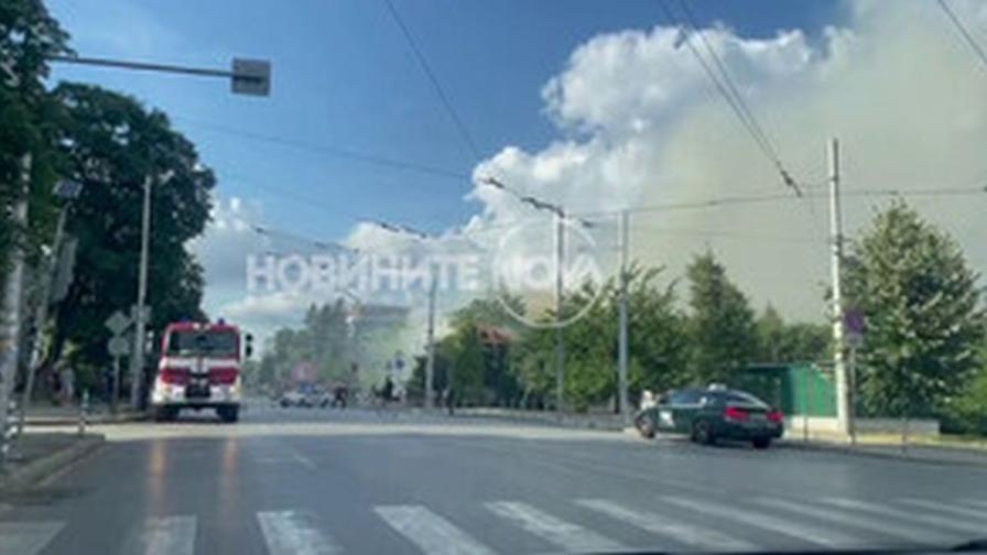 Запали се заведение на булевард „Черни връх” в София (ВИДЕО)