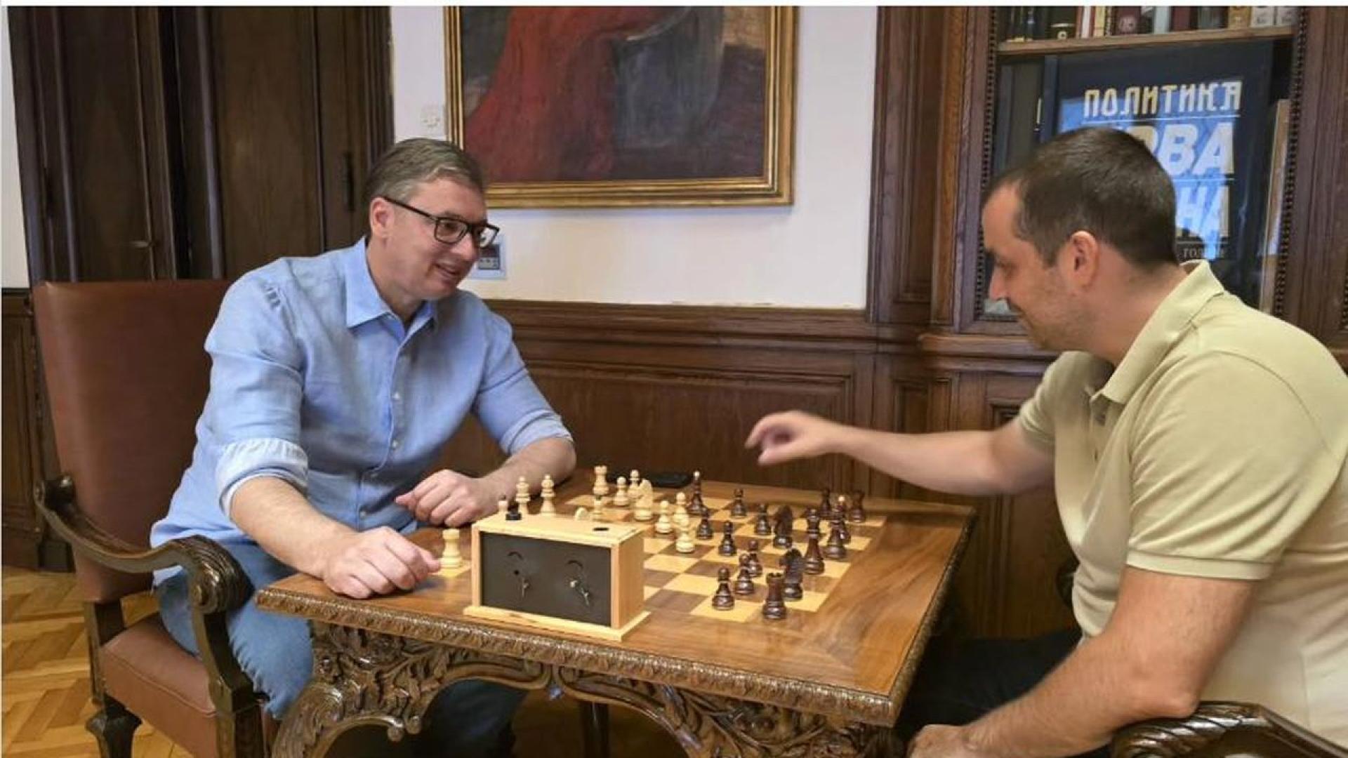 Президентът на Сърбия Александър Вучич публикува в Instagram снимка на