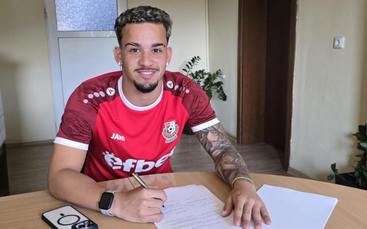 Наш клуб се раздели с двама бразилци