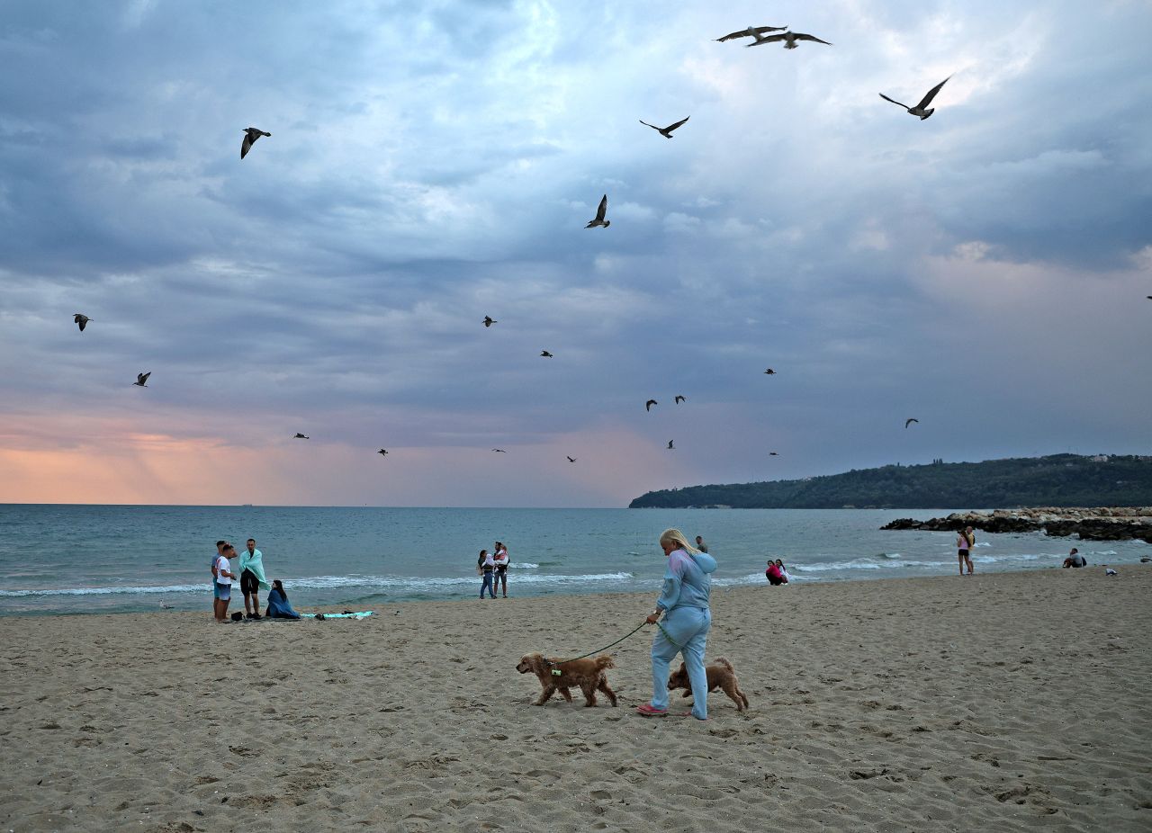 <p>Джулай</p>