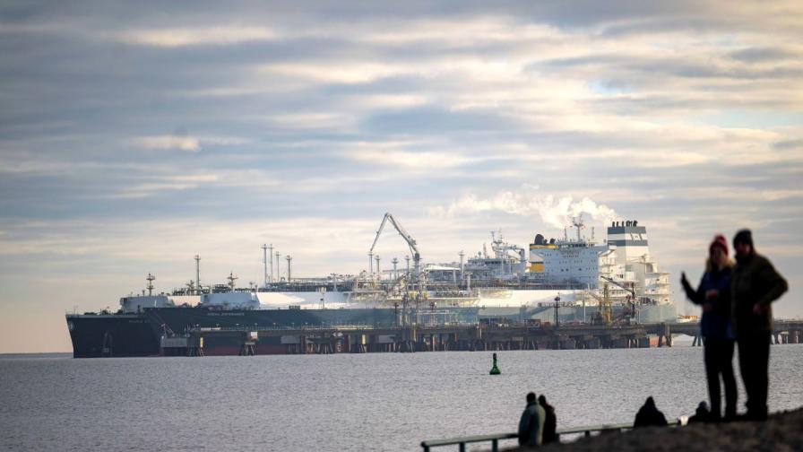 Сондажен кораб се преобърна в Червено море, загинали и изчезнали
