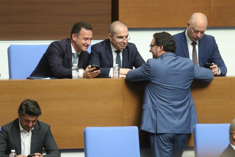 вот на недоверие