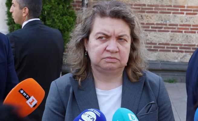 Киселова с коментар за поисканата ѝ оставка