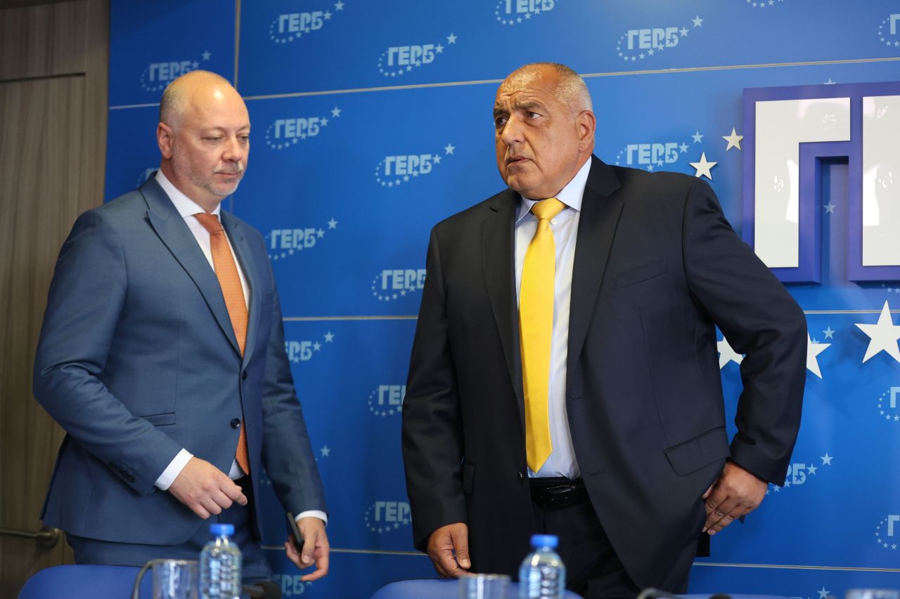 <p>В централата на ПП ГЕРБ се проведе изявление на партията, след окончателното гласуване в Европейския парламент и ЕКОФИН за приемане на България в еврозоната</p>