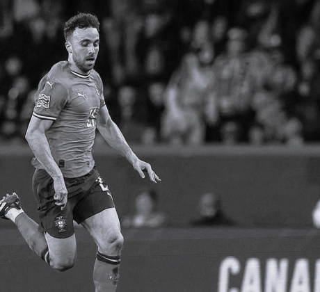 Португалският футболист Диого Жота загина трагично при автомобилна катастрофа на