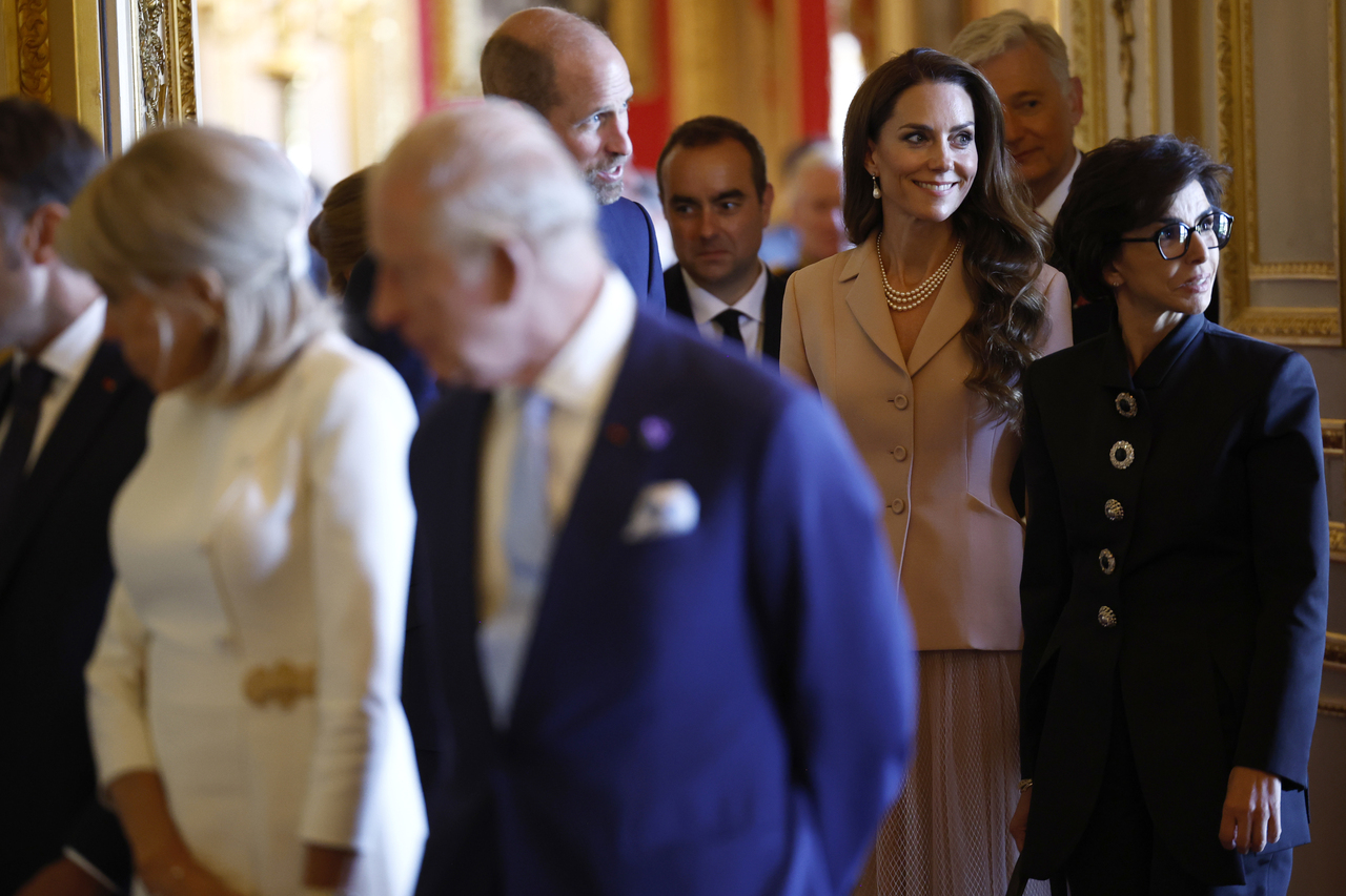 <p>Великобритания посреща Макрон с помпозност и церемонии.</p>