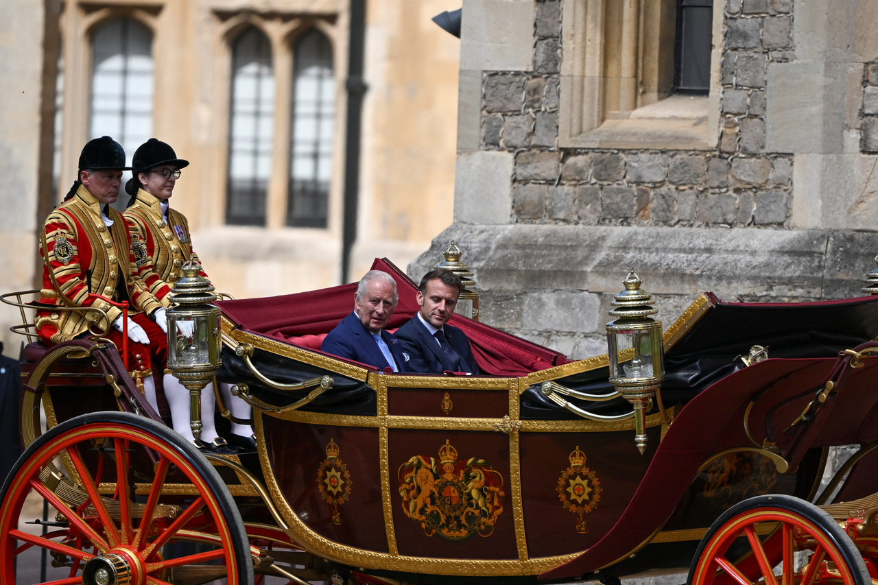 <p>Великобритания посреща Макрон с помпозност и церемонии.</p>