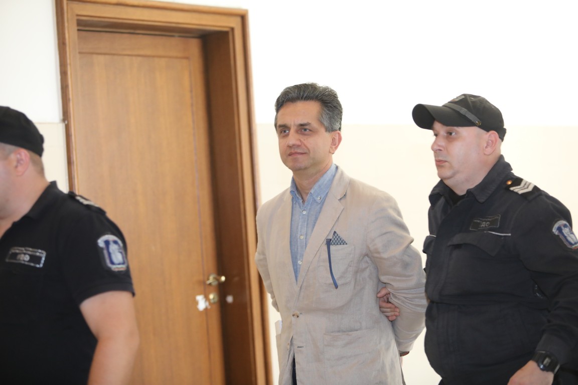 Съдът пусна под домашен арест бившия шеф на Пловдивската митница