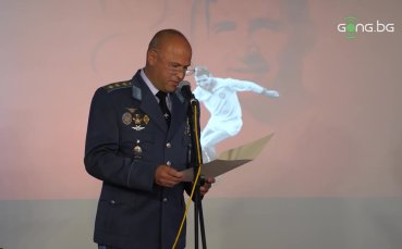 Димитър Пенев бе удостоен с почетен плакет от Министерството на отбраната