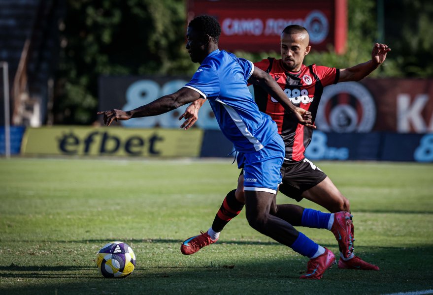 Локомотив София Апоел Петах Тиква1