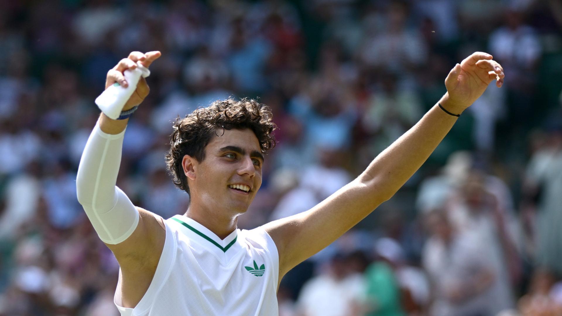 Българските тенис таланти Иван Иванов и Александър Василев стигнаха до полуфиналите