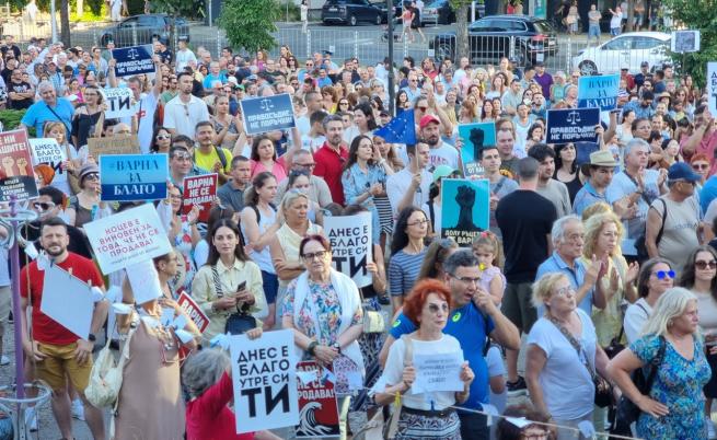 Варна протестира отново в подкрепа на кмета Коцев
