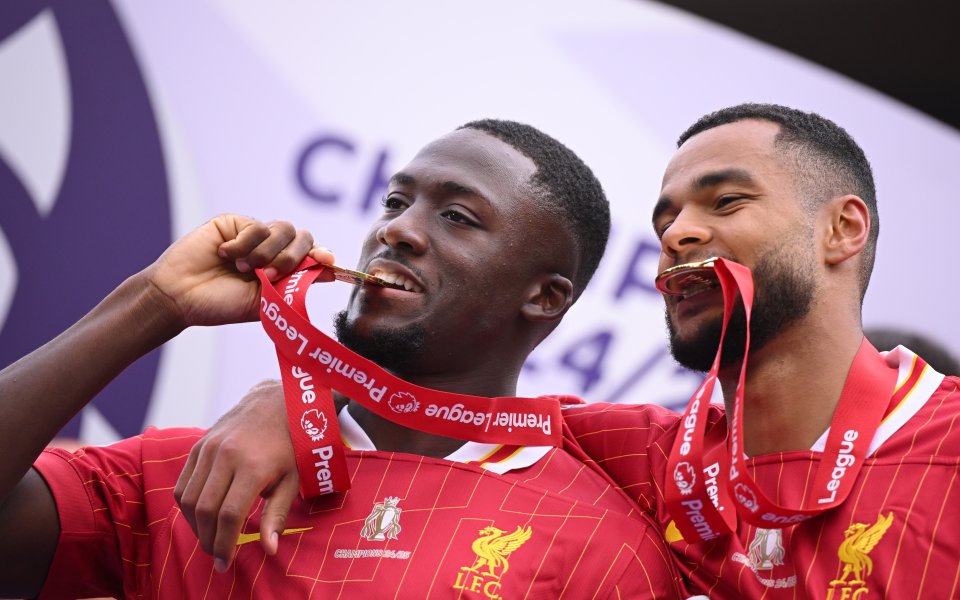 Конате напусна Франция с контузия, нов проблем за Ливърпул