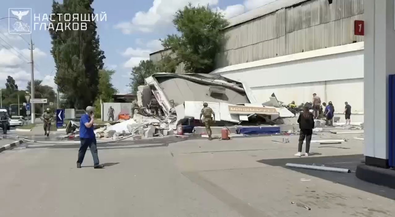 Цивилни загинаха при руски и украински нощни атаки с дронове в Белгород и Днепър