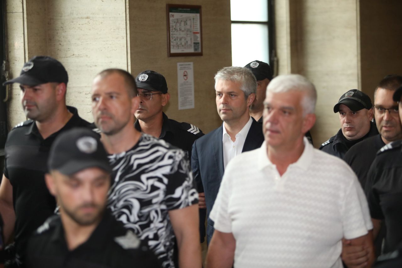 <p>Съдът гледа мярката за неотклонение на кмета на Варна Благомир Коцев</p>