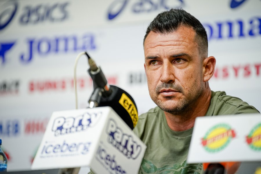 Пресконференция на Иван Стоянов1