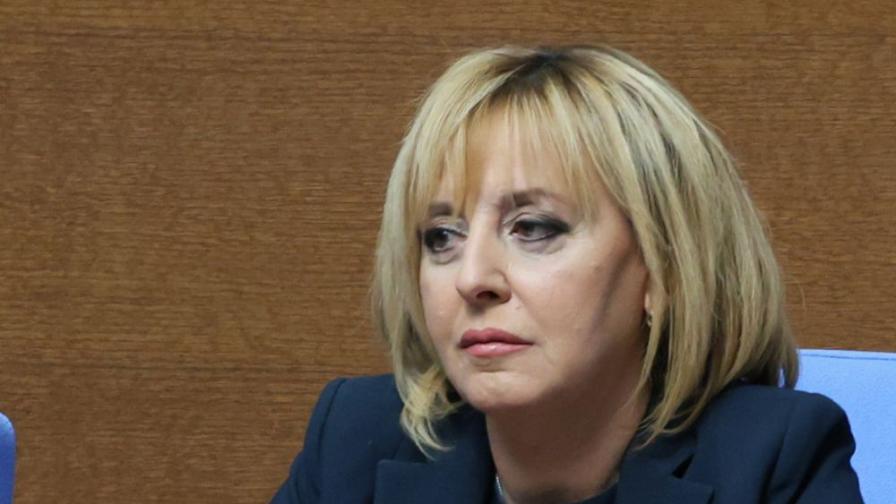 Мая Манолова: Депутатите трябва да приемат закона „Антиспекула”, за да измият срама от челата си
