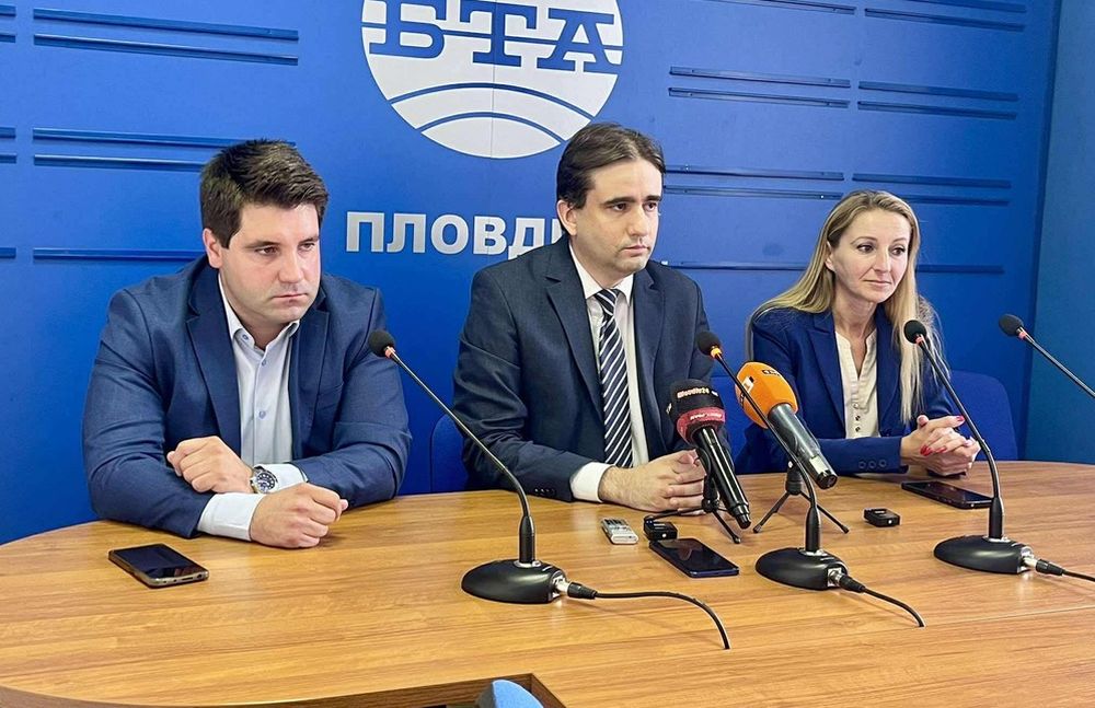ДБ: Заявката ни е да внесем вот на недоверие най-рано през септември