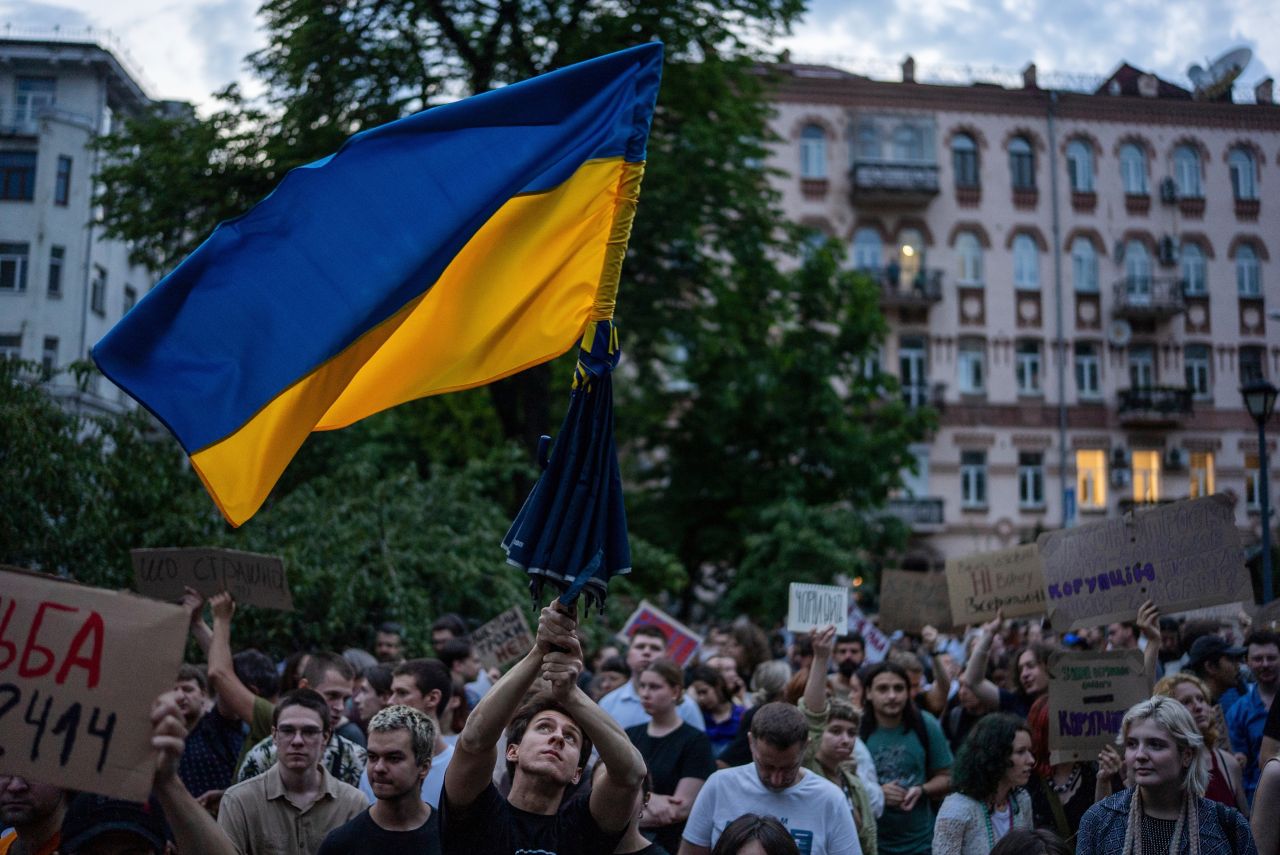 <p>Протест срещу Зеленски и руски обстрел в Украйна</p>